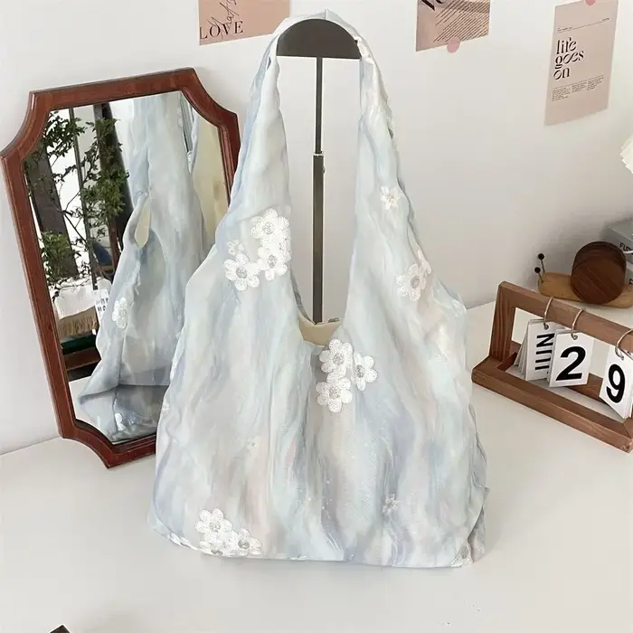Sac fourre-tout de vacances grande capacité avec broderie florale couleur fraîche et ruban en dentelle