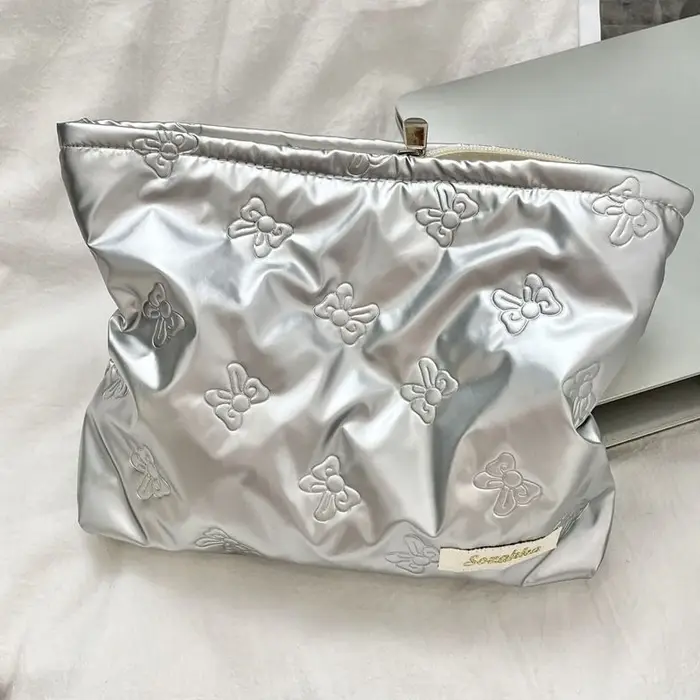 Sac à main, Trousse de maquillage