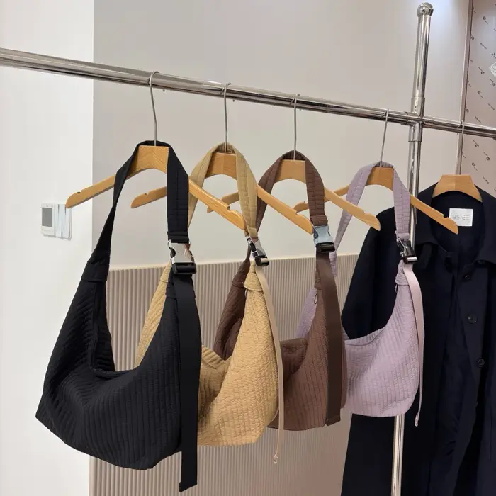 Nylon couleur unie grande capacité fourre-tout décontracté automne polyvalent femme sacs en vente 2025 mode Simple mode sacs à bandoulière