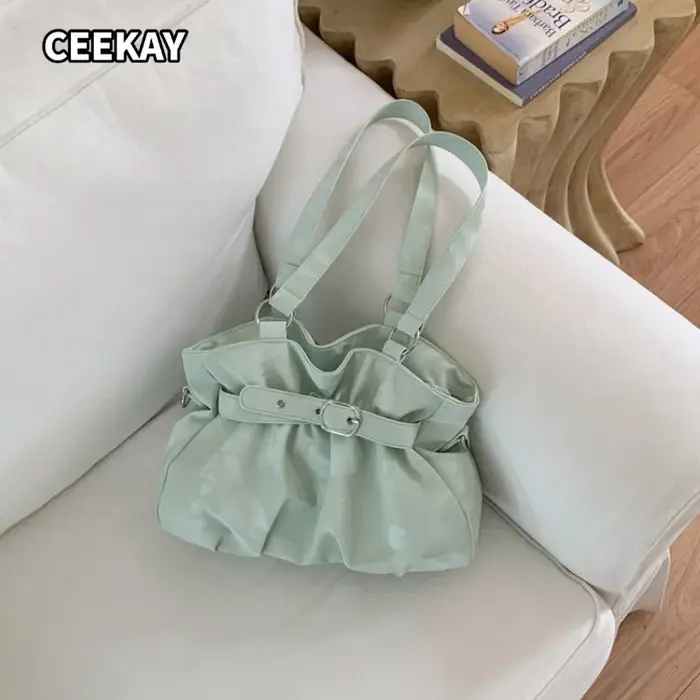 Sac à main CEEKAY couleur pastel froncé avec boucle métallique
