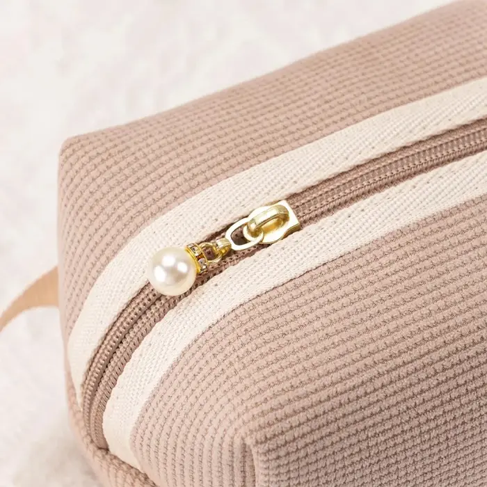 Pochette de maquillage personnalisée avec broderie de nom