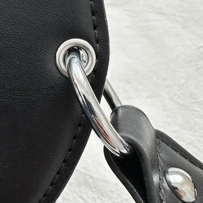 Sac bandoulière clouté pour femme