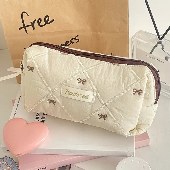 Sac de maquillage marron tendance avec nœud