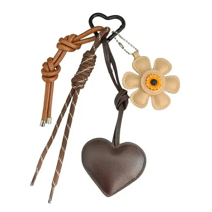 Breloque et porte-clés vintage en cuir PU motif fleur et cœur