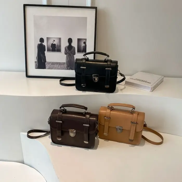 Filles cent rétro petit sac carré étudiantes Simple bandoulière collège Style épaule sac à main en métal serrure boucle décoration