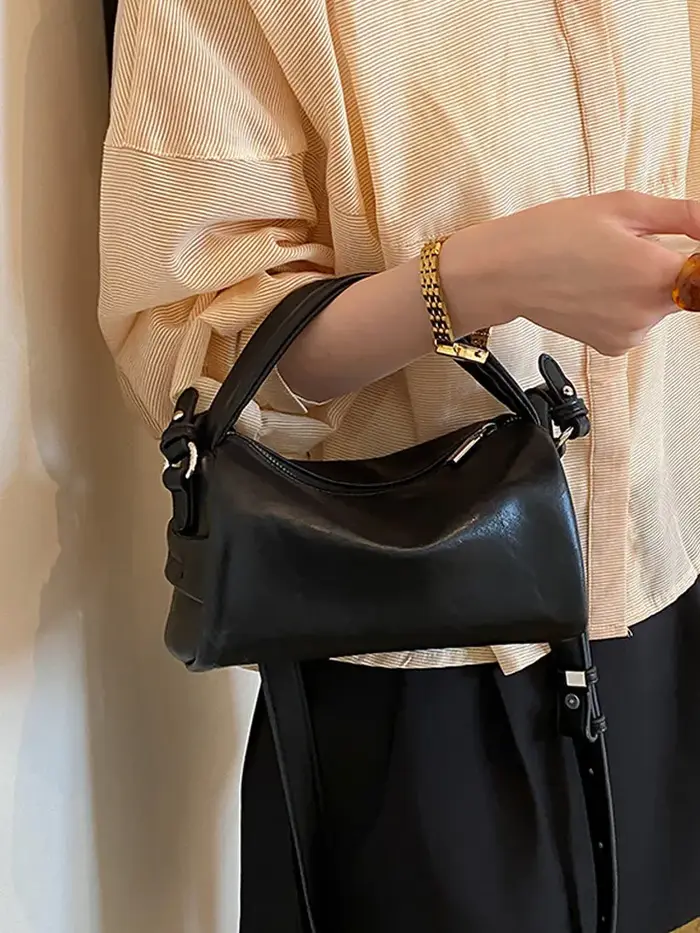 Sac à main classique noir en cuir souple pour femme