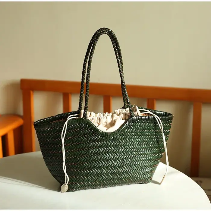Sac fourre-tout en rotin tressé pour femme
