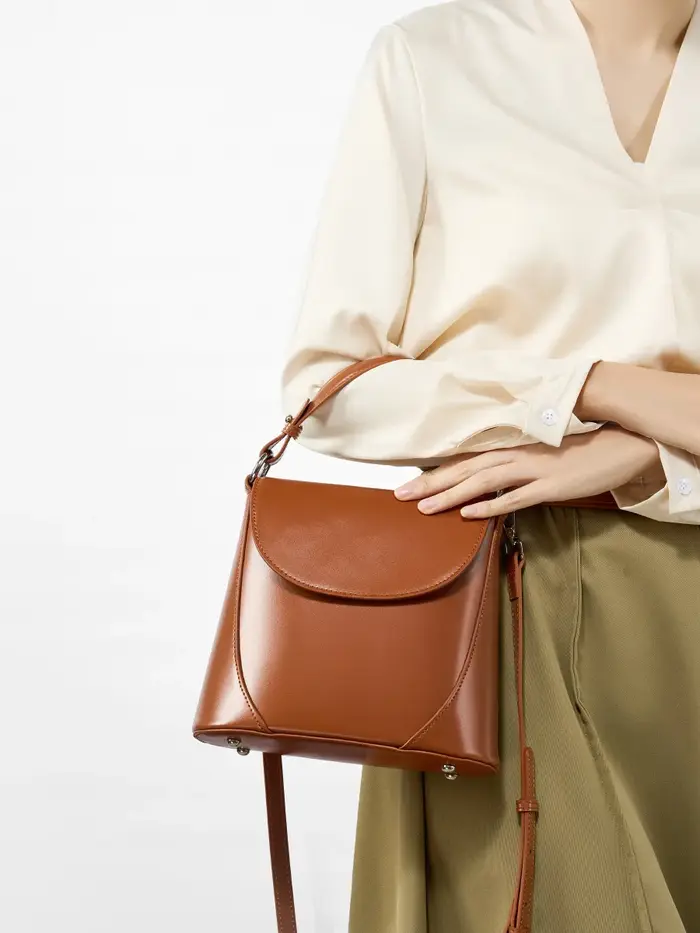 Nouveau 2025 femmes marron sac de messager en cuir souple mode fille sacs à main de luxe concepteur épaule grande capacité Hobo sac cartable