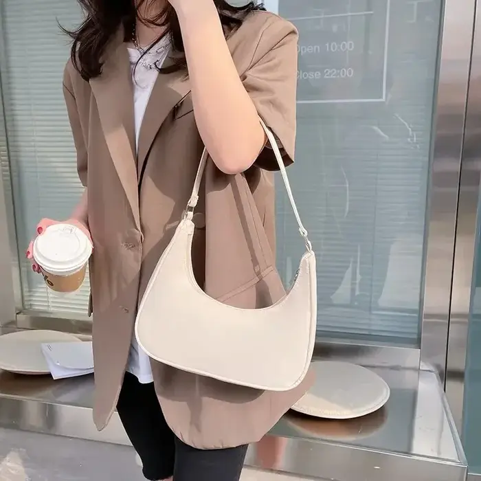 Sac à bandoulière sous les bras pour femmes