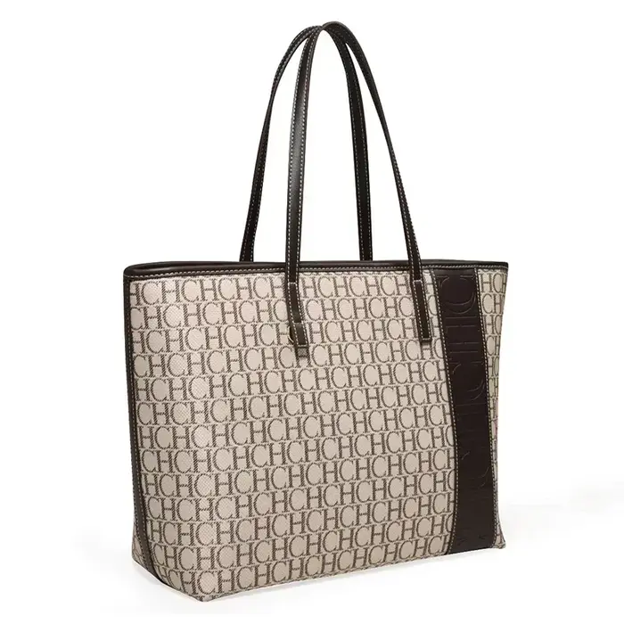 Sac fourre-tout CH en cuir véritable marron avec monogramme