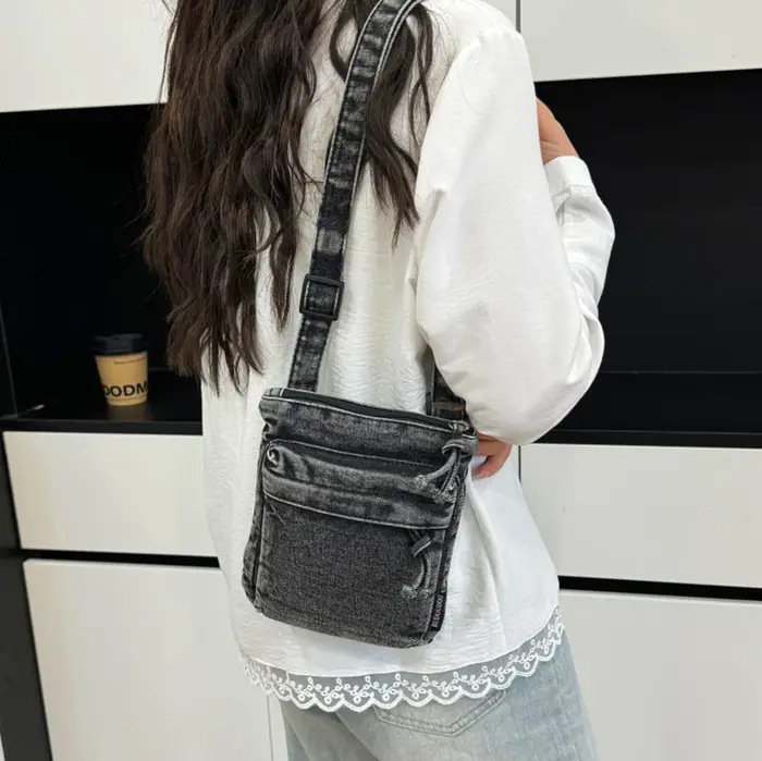 Mini sac à bandoulière en Denim japonais pour femmes, nouveau sac à bandoulière Sauqre de couleur unie, léger et polyvalent pour téléphone portable