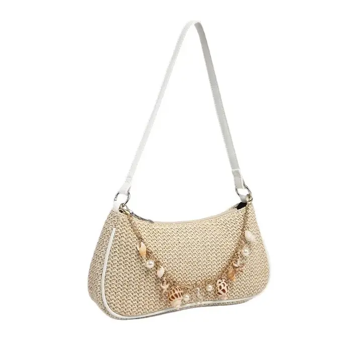 Sac à bandoulière bohème en paille d'été avec breloques coquillages