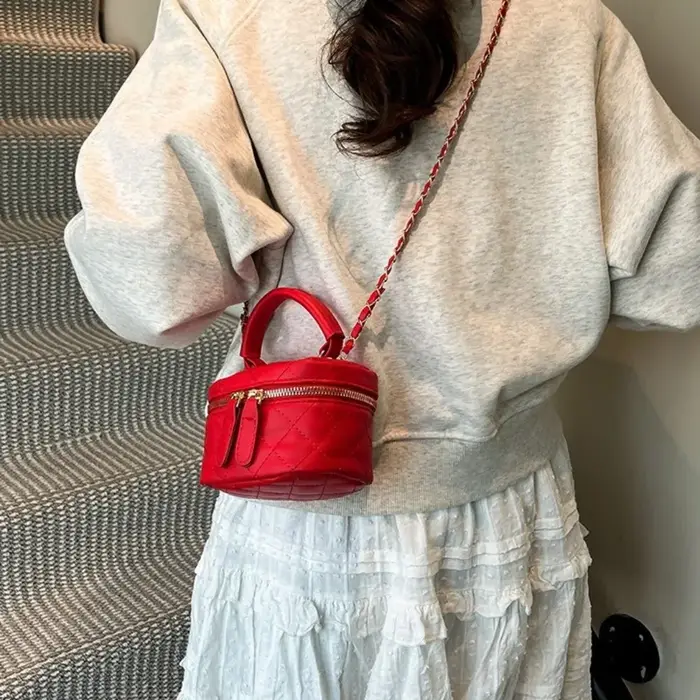 Mini sac seau en cuir matelassé à motif diamant, sac à chaîne à carreaux multicolores avec bandoulière chaîne dorée