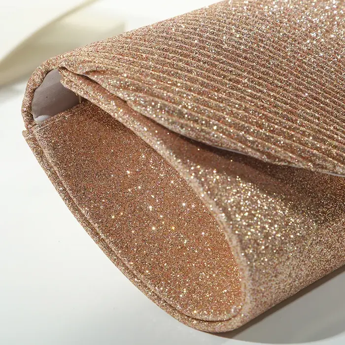 Pochette élégante à la mode
