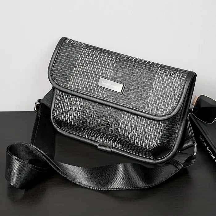 Homme de luxe enveloppe pochette sac à main décontracté épaule sacs à bandoulière Cool rue garçons haute qualité cartables marque de mode Bolsas