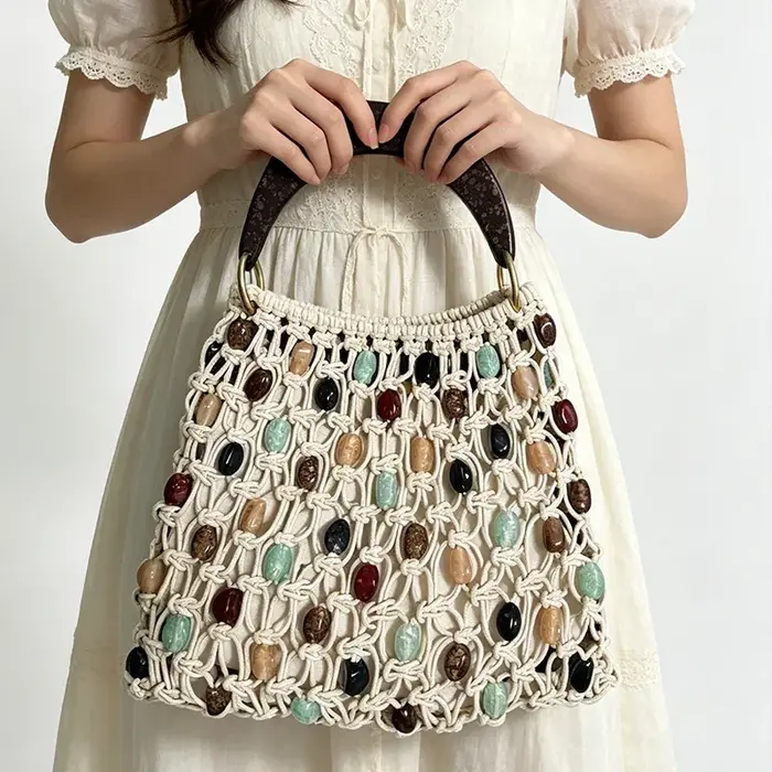 Sac à main vintage fait main perlé