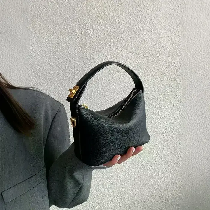 Sac à main simple et rétro