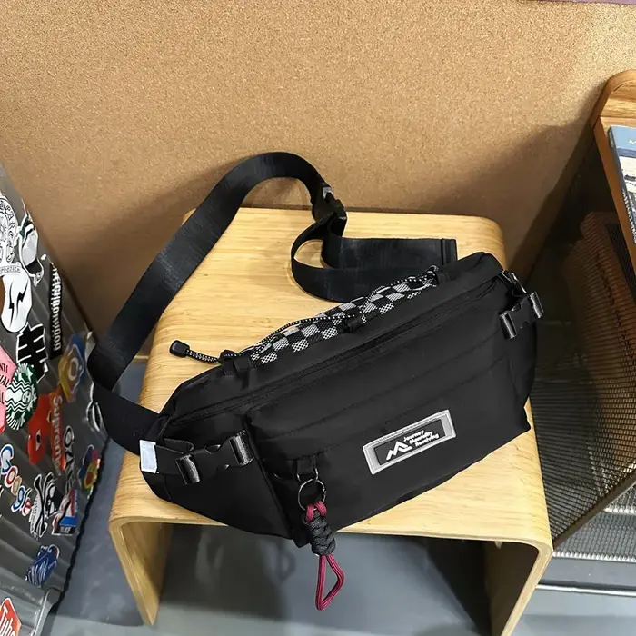 Sac de Poitrine Tendance 2025 – Nouveau Sac Bandoulière Décontracté Sportif Multifonctionnel Grande Capacité Style Simple et Personnalisé