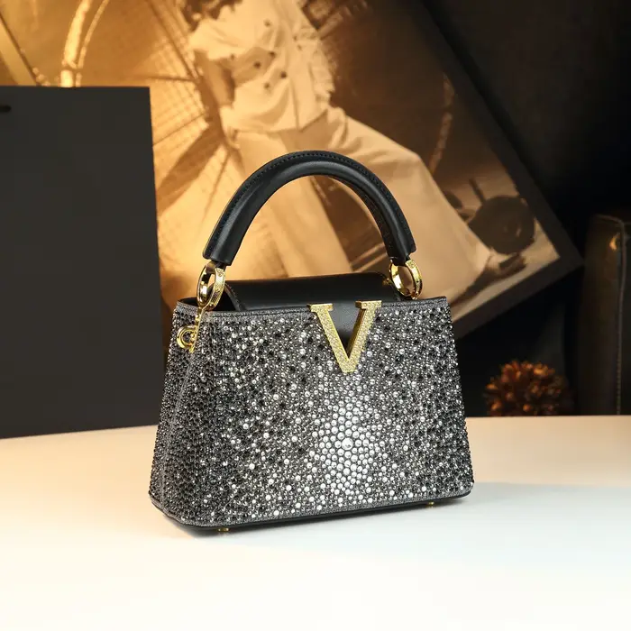 Sacs à main de luxe en diamant pour femmes, petit sac à bandoulière avec lettre V, sacoches à coque 