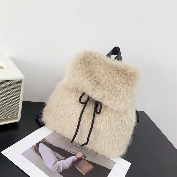 Sac à Dos de Luxe en Fausse Fourrure pour Femme