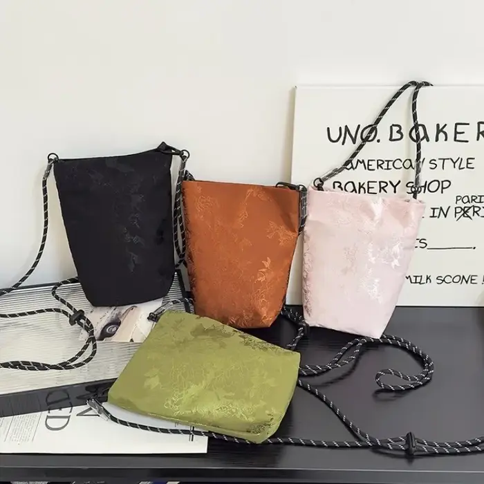 Sac fourre-tout de luxe haut de gamme pour femmes avec un design vintage et un logo en lettres