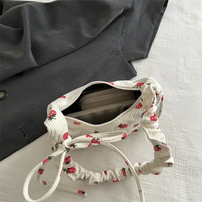 Petit sac sous les bras pour femmes