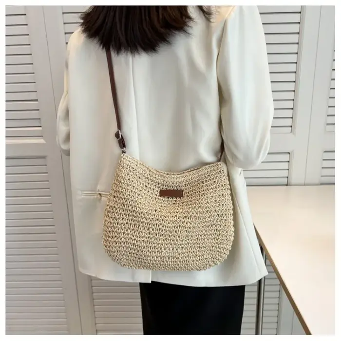 Sac en paille tressé, bandoulière unique