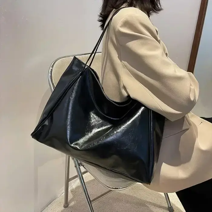 Grand sac pour femmes, pochette sous les bras