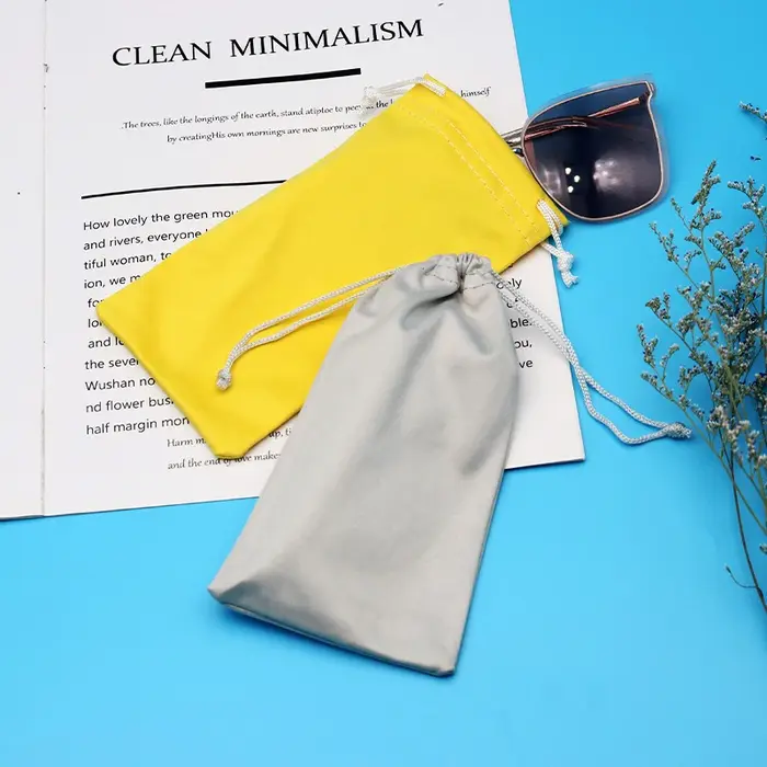 Mini sac à cordon pour lunettes