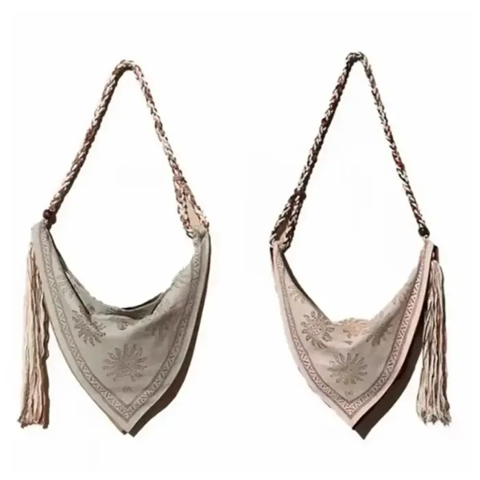 Sac à bandoulière triangulaire bohème tendance en lin imprimé, sac à main rétro avec détail pompon, sac messager ethnique pour l'été