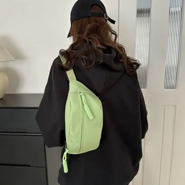Sac de poitrine demi-lune pour femme