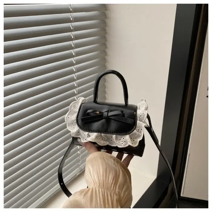 Sac bandoulière mini tendance en cuir PU avec nœud en dentelle