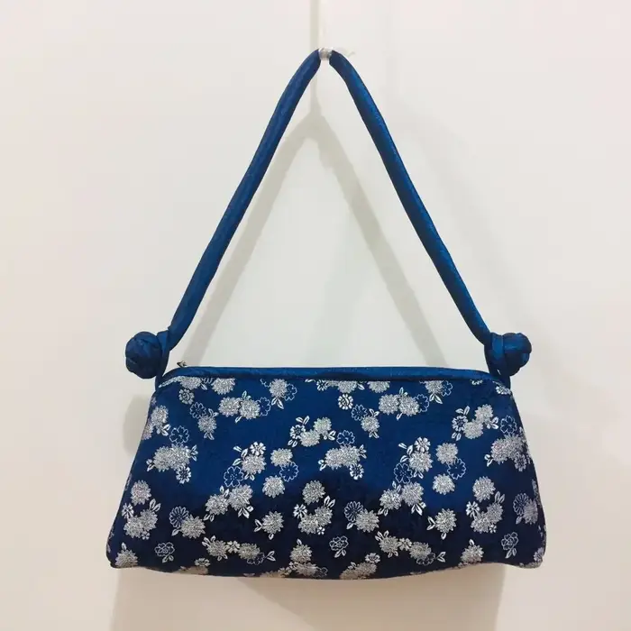 Mode luxe Style chinois sac en soie femmes sac à main japonais main broderie fourre-tout Cheongsam f