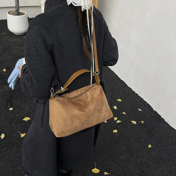 Sac à bandoulière en daim pour femmes