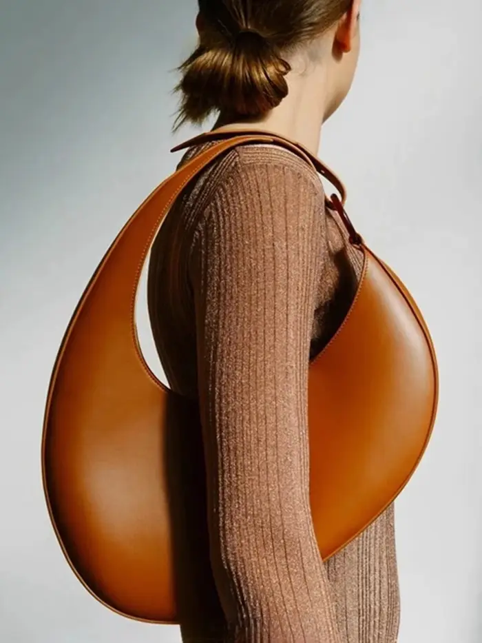Sac demi-lune de styliste