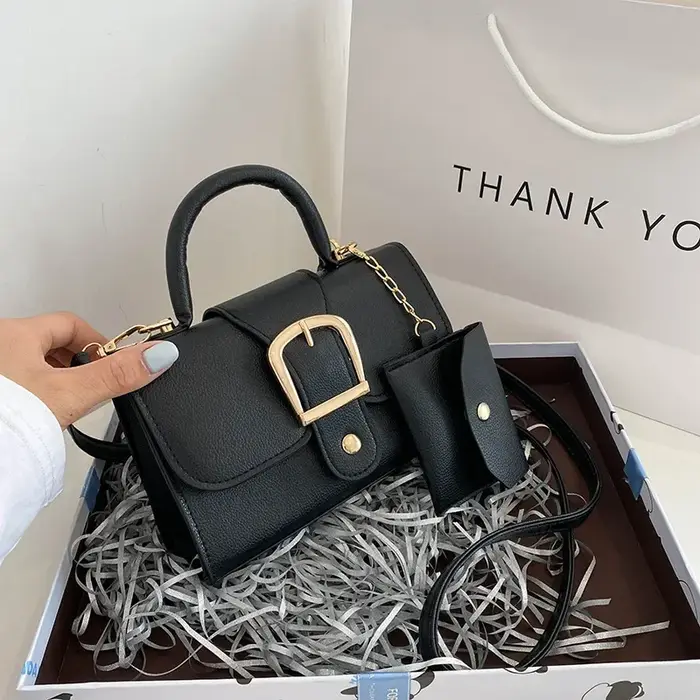 Nouveau 2025 printemps femmes sac diamant chaîne épaisse sacs à main petit carré épaule sac de messager Klein bleu mode sac à bandoulière