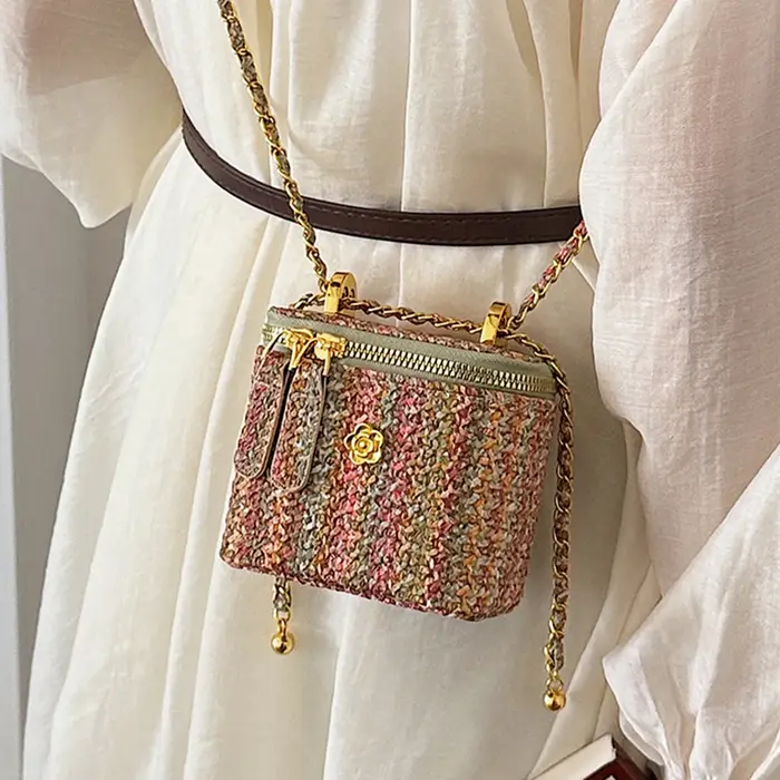 Sac à bandoulière mini en paille tressée pour femme