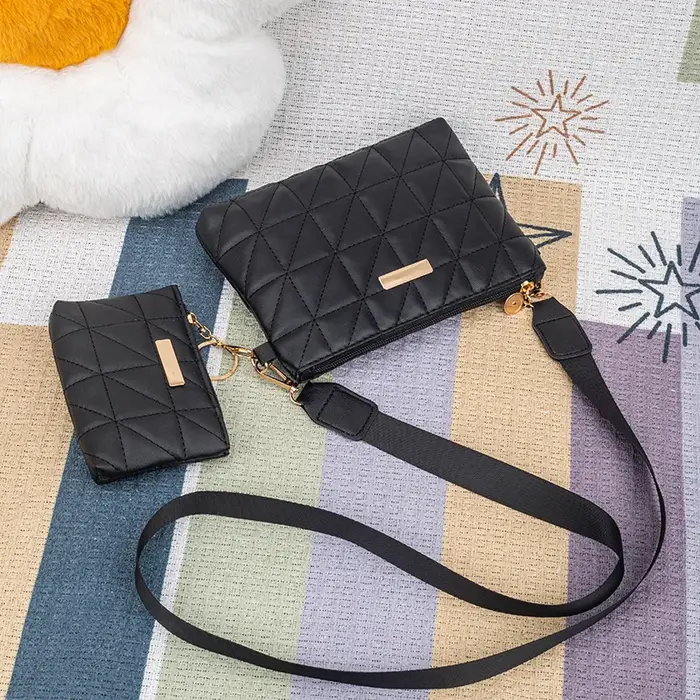 Sac à bandoulière pour femme de couleur unie avec un sentiment de design