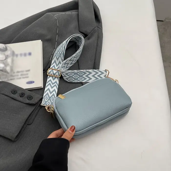 Sac à bandoulière chic végétalien pour femme, minimaliste et à la mode, sac initié avant en PU, comp