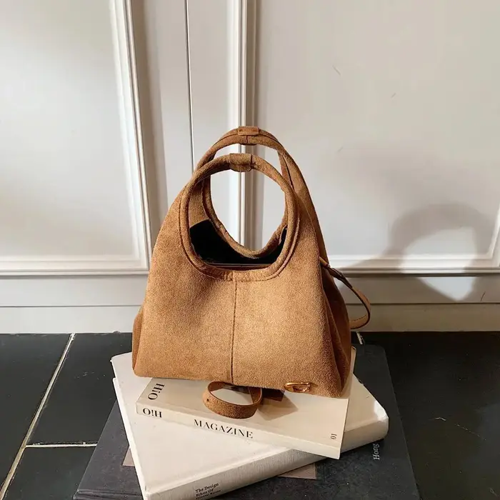 Sac fourre-tout hobo en daim marron pour femme