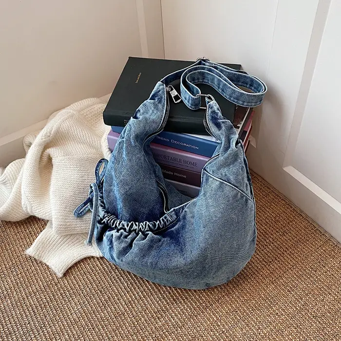 Sac hobo en jean délavé pour femme