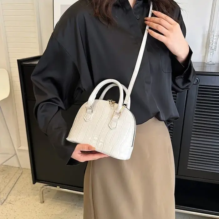 Sac à main vintage de style français à motif crocodile