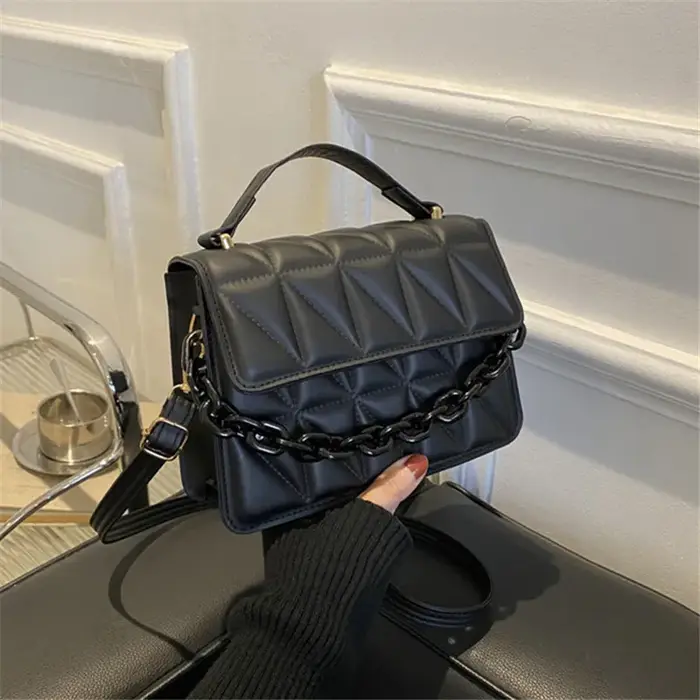 Mini sac fourre-tout carré matelassé chic
