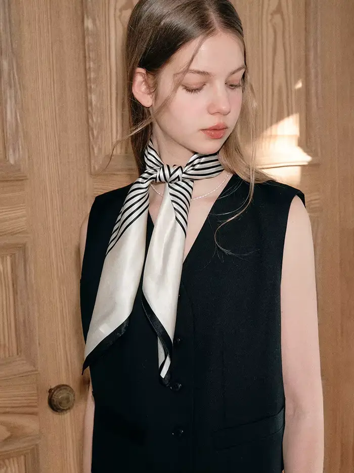 Écharpe rayée minimaliste nordique pour femme