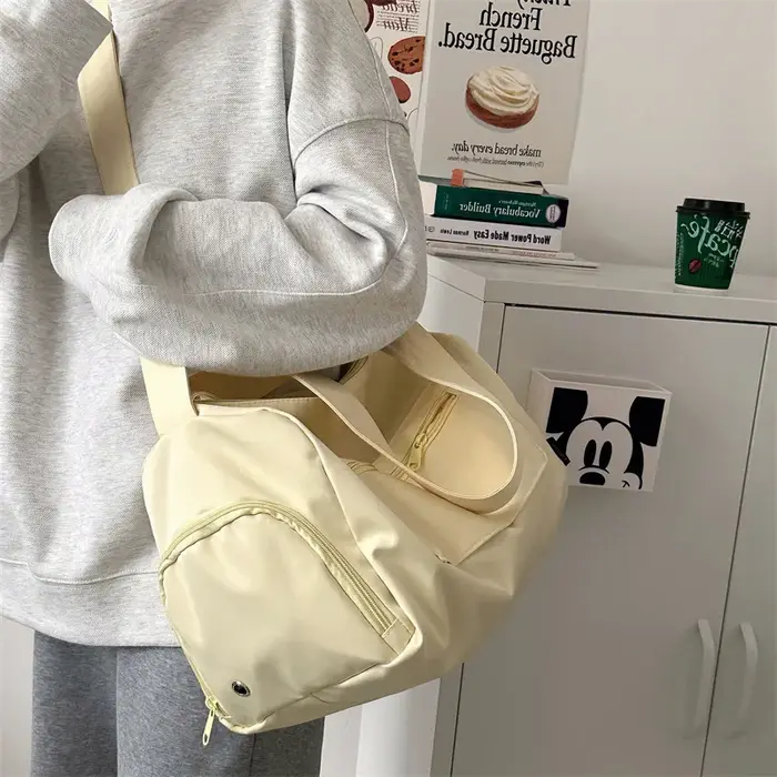 Grands sacs fourre-tout de voyage à bandoulière pour femmes