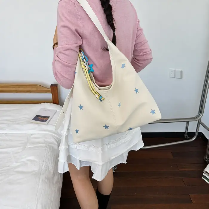 Sac fourre-tout brodé d'étoiles