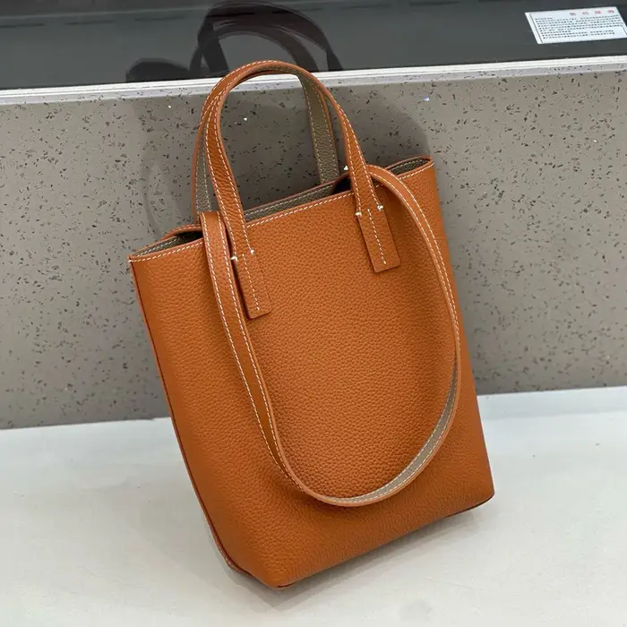 Sac Cuir Véritable Texture Lychee Main Tote Femme Peau Vache Couche Supérieure Doublure Contraste Couture Blanche Usage Quotidien Décontracté Élégant Moderne Minimaliste Mode Tendance 2025 Nouvelle Me