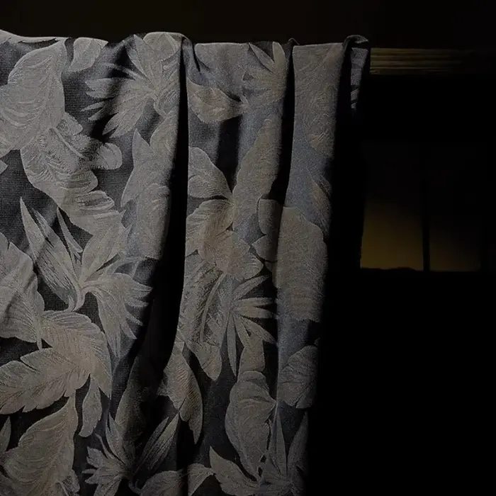 Tissu imprimé feuille de bananier noir