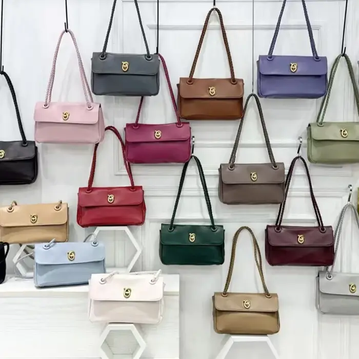 VM FASHIO NKISS Sac sous les bras pour femme Sac à bandoulière semi-abatte de couleur unie Sac