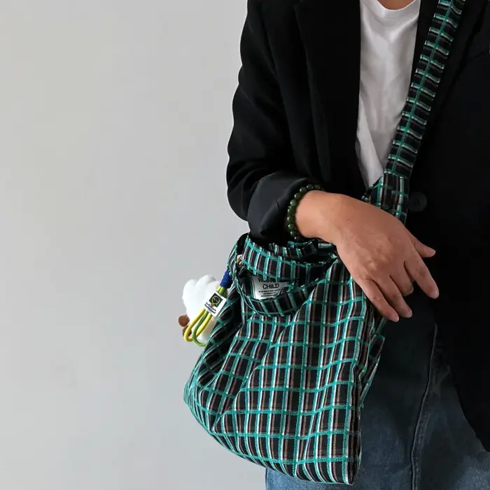 Sac en toile jacquard vert à carreaux color block